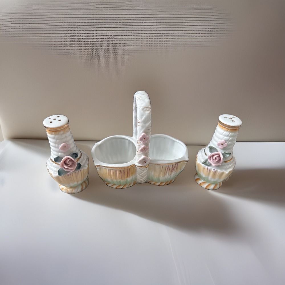 Vintage Salt And Pepper Shakers With Caddy White Pink Roses Cottage Ceramic